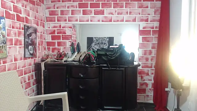 Snapshot of anita_s3x chatting on 12.19.25 anita s3x online show from 12.19.25