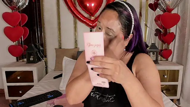 Snapshot of MicaelaHot_ chatting on 02.10.25 MicaelaHot  online show from 02.10.25