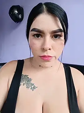 Snapshot of BigTits_Kitty chatting on 05.26.26 BigTits Kitty online show from 05.26.26