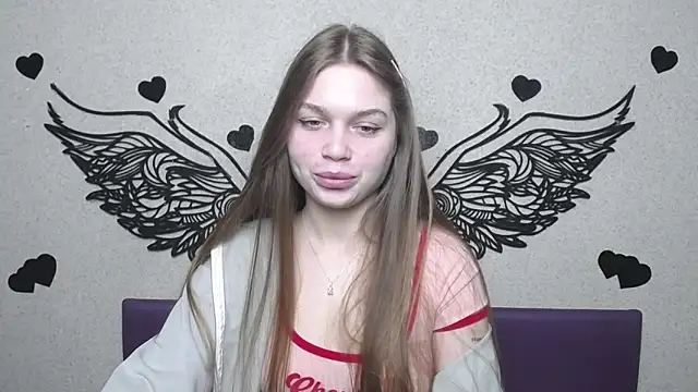 Snapshot of LaraPika chatting on 04.24.26 LaraPika online show from 04.24.26