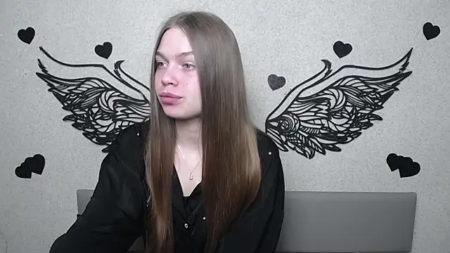 Snapshot of LaraPika chatting on 05.13.26 LaraPika online show from 05.13.26