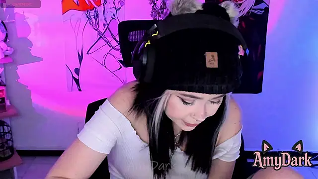 Snapshot of _AmyDark chatting on 04.28.26 AmyDark online show from 04.28.26