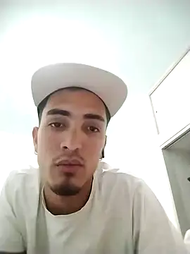 Snapshot of jeremy_scott chatting on 07.16.26 jeremy scott online show from 07.16.26
