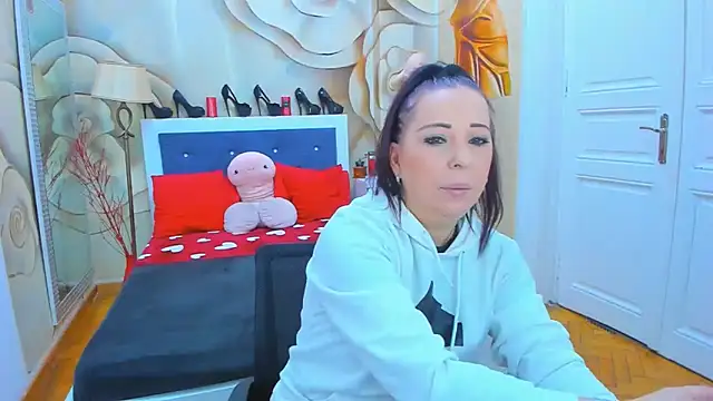 LauraSin online show from 01.29.25