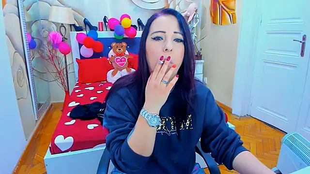 LauraSin online show from 02.10.25