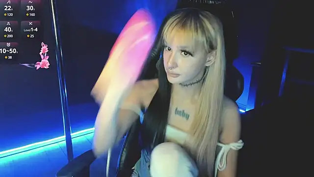 Snapshot of MilaAsh chatting on 01.28.25 MilaAsh online show from 01.28.25