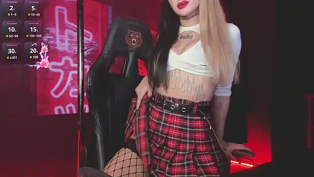 Snapshot of MilaAsh chatting on 01.30.25 MilaAsh online show from 01.30.25