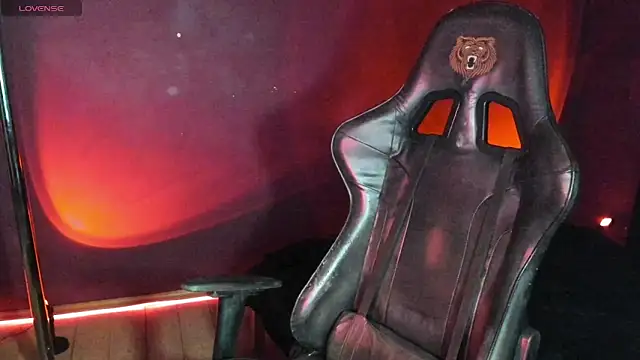 Snapshot of MilaAsh chatting on 09.28.25 MilaAsh online show from 09.28.25