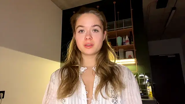 Snapshot of Celeste_Glow chatting on 12.19.24 Celeste Glow online show from 12.19.24