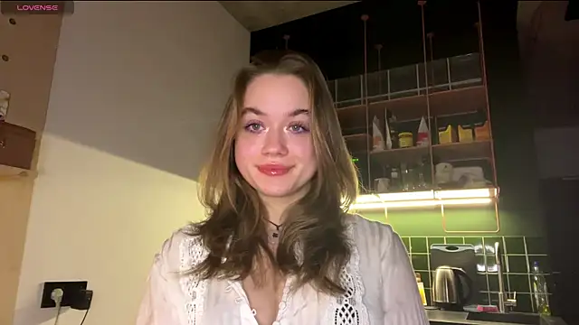 Snapshot of Celeste_Glow chatting on 02.18.25 Celeste Glow online show from 02.18.25