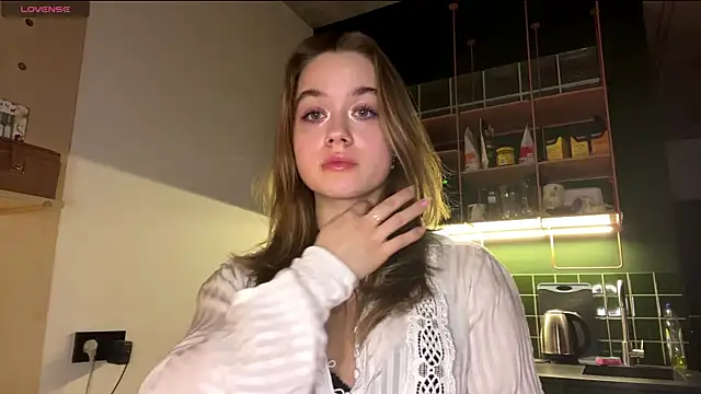 Snapshot of Celeste_Glow chatting on 02.19.25 Celeste Glow online show from 02.19.25