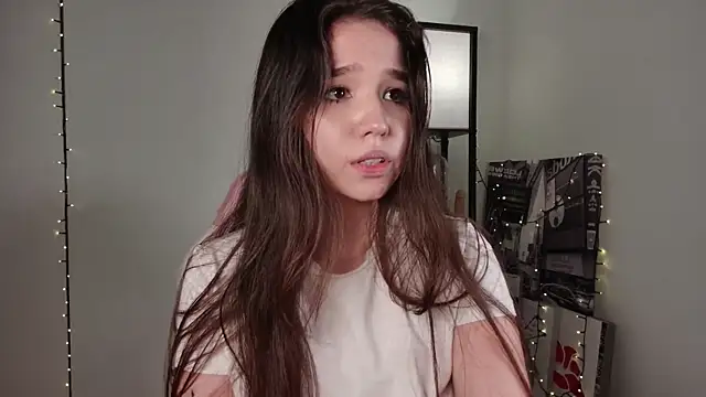 Snapshot of purrrrrrrrr chatting on 12.05.24 purrrrrrrrr online show from 12.05.24