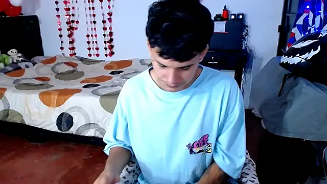 Snapshot of freddy_romas chatting on 04.18.26 freddy romas online show from 04.18.26