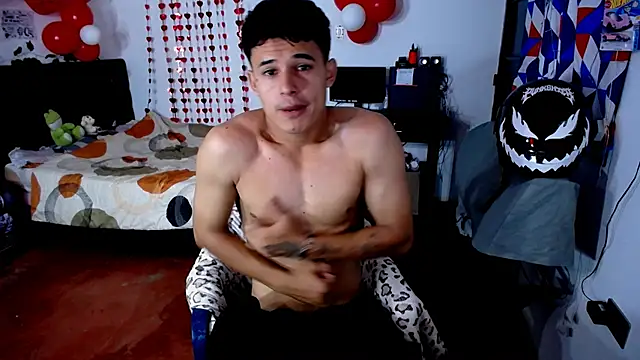 Snapshot of freddy_romas chatting on 04.19.26 freddy romas online show from 04.19.26