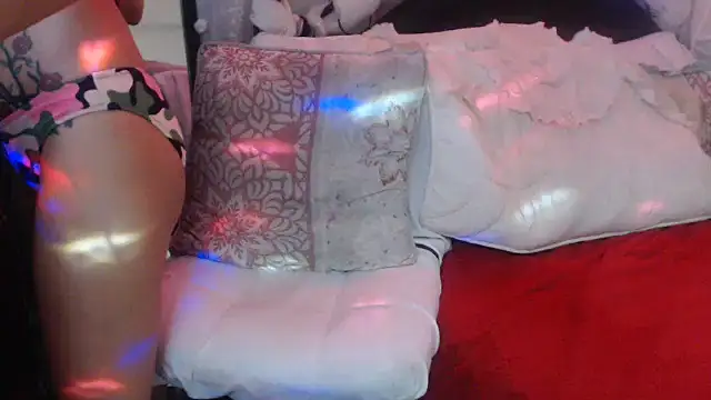 Snapshot of mysterymel chatting on 11.06.25 mysterymel online show from 11.06.25