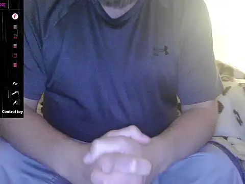 Snapshot of BondBroken chatting on 04.30.26 BondBroken online show from 04.30.26