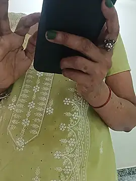 Snapshot of Saroj-Shah chatting on 07.25.26 Saroj-Shah online show from 07.25.26