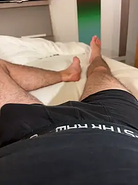 Snapshot of mrniceguy198 chatting on 10.06.25 mrniceguy198 online show from 10.06.25