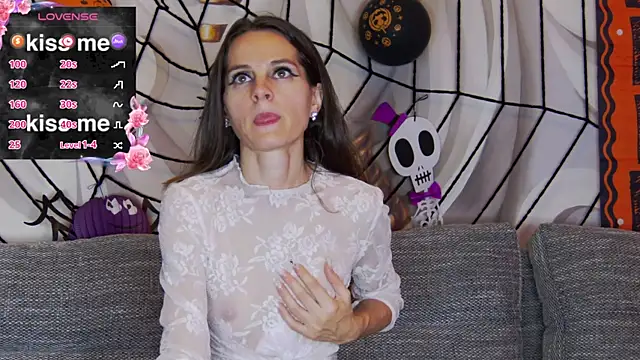 Snapshot of hailey_peach chatting on 11.01.25 hailey peach online show from 11.01.25