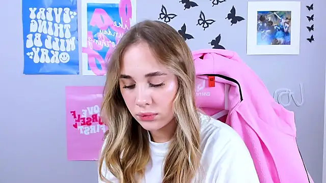 MiaMilas online show from 12.30.24