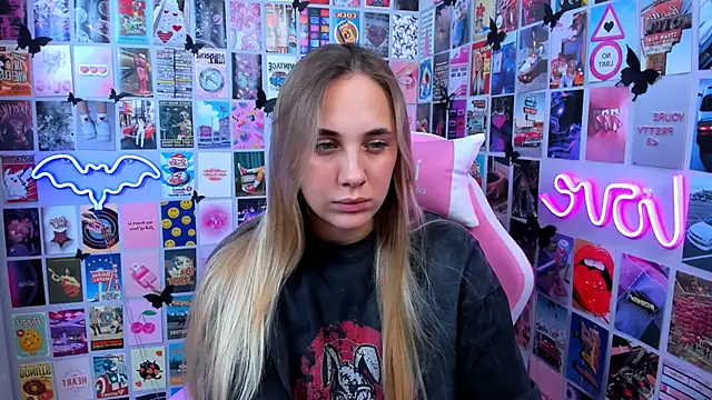 MiaMilas online show from 10.16.25