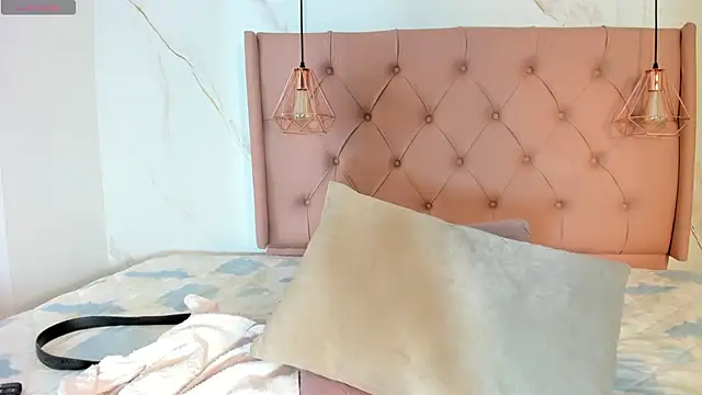 kristakinnky online show from 12.20.24