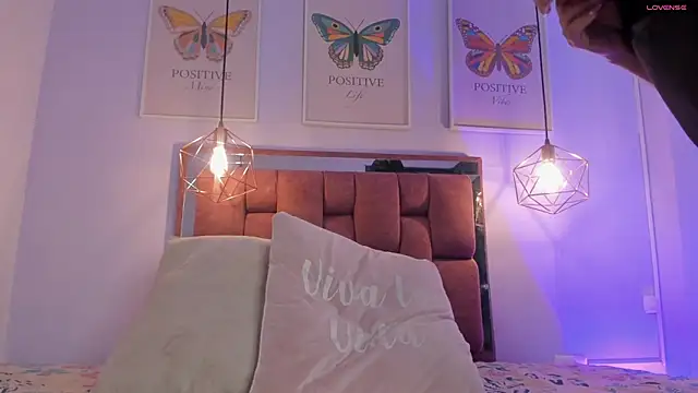 kristakinnky online show from 09.29.25