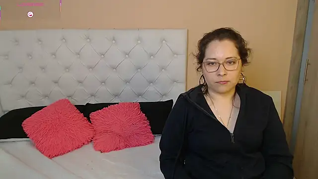 May Carlier online show from 01.09.26