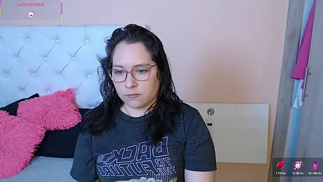 May Carlier online show from 01.17.26