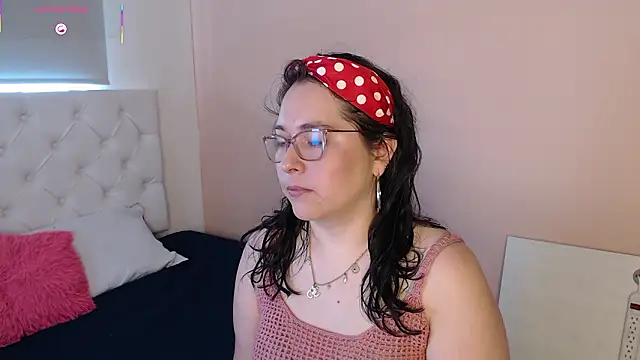 May Carlier online show from 02.05.26