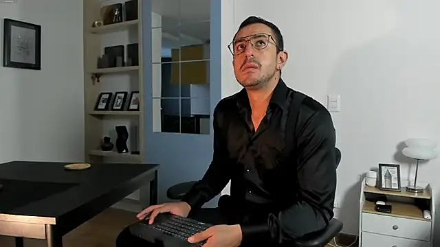 Snapshot of pablo-rincon95 chatting on 05.22.26 pablo-rincon95 online show from 05.22.26