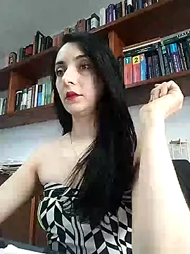 Snapshot of amellie_ros chatting on 12.20.24 amellie ros online show from 12.20.24