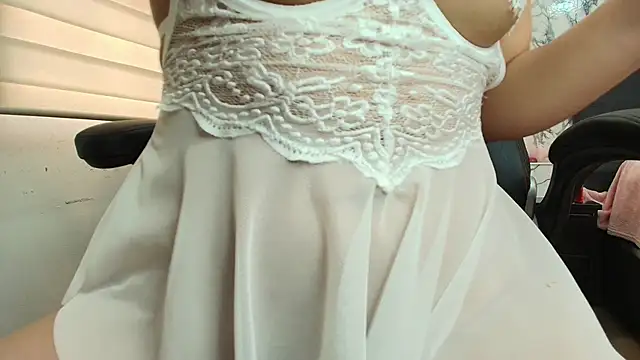 Snapshot of Emily_Trujillo chatting on 02.11.26 Emily Trujillo online show from 02.11.26