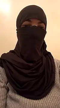 Snapshot of Liliiiblow chatting on 12.04.24 Liliiiblow online show from 12.04.24