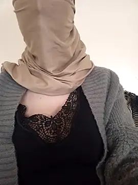 Snapshot of Liliiiblow chatting on 12.25.24 Liliiiblow online show from 12.25.24