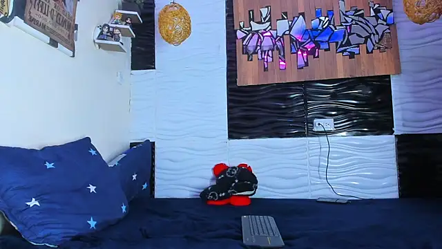 Snapshot of Friendsofeverything_ chatting on 02.05.26 Friendsofeverything online show from 02.05.26