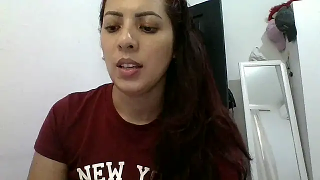 Snapshot of Anne_kis chatting on 02.08.25 Anne kis online show from 02.08.25