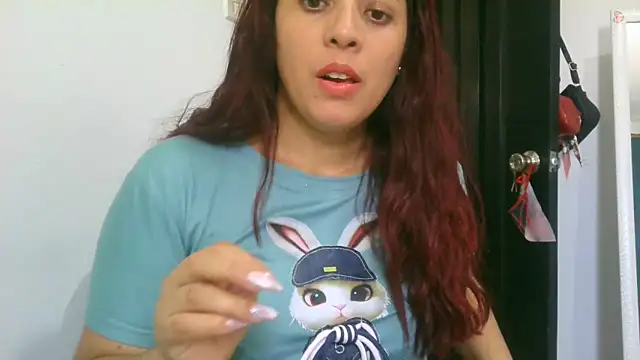 Snapshot of Anne_kis chatting on 09.11.25 Anne kis online show from 09.11.25