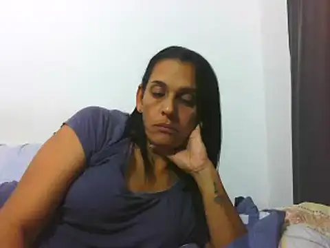 Snapshot of latinbrunettet chatting on 01.17.25 latinbrunettet online show from 01.17.25