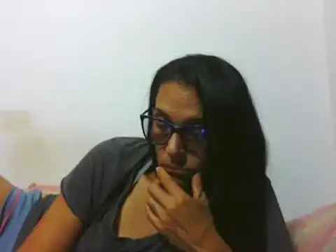 Snapshot of latinbrunettet chatting on 02.17.25 latinbrunettet online show from 02.17.25