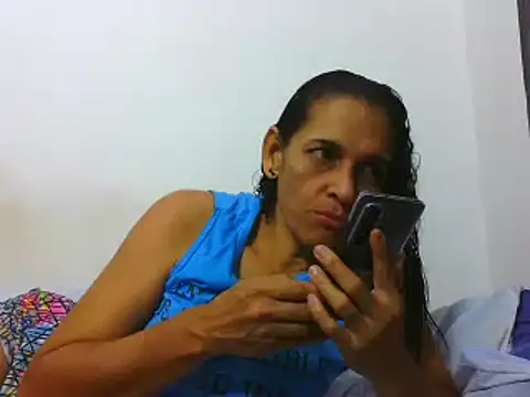 Snapshot of latinbrunettet chatting on 03.20.25 latinbrunettet online show from 03.20.25