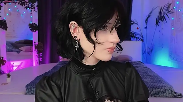 dark vamp  online show from 01.15.25