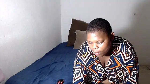 FoxyFataleX online show from 10.08.25