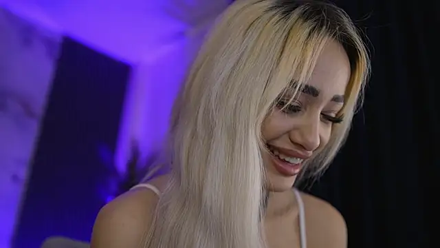 Snapshot of blondie_muller chatting on 05.04.26 blondie muller online show from 05.04.26