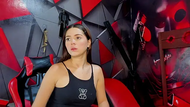 Hana and Zeta online show from 11.04.25