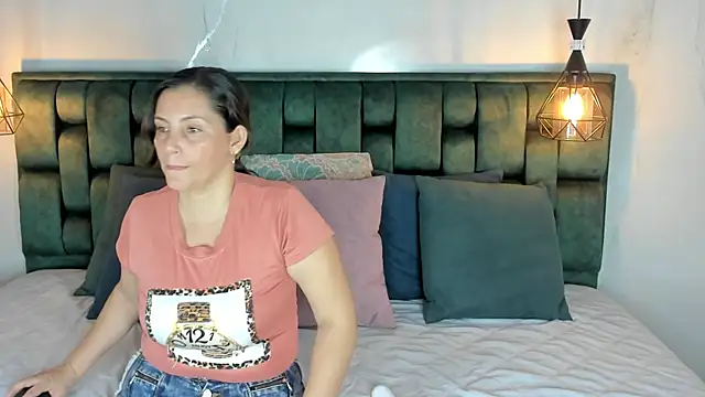 Snapshot of angelswets chatting on 02.09.25 angelswets online show from 02.09.25