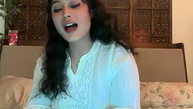 Snapshot of GoddessAnna chatting on 05.25.26 GoddessAnna online show from 05.25.26
