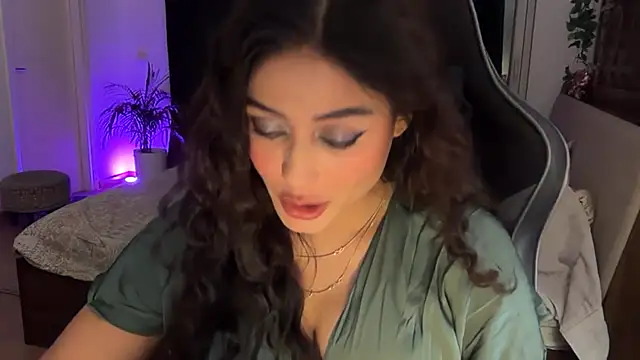 Snapshot of GoddessAnna chatting on 05.26.26 GoddessAnna online show from 05.26.26