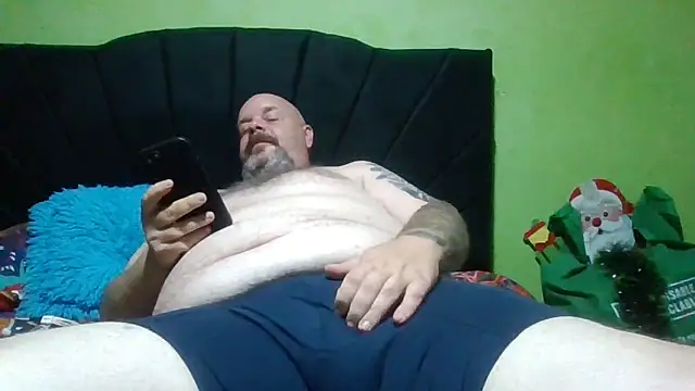 Snapshot of tinycockdeepass chatting on 12.17.24 tinycockdeepass online show from 12.17.24
