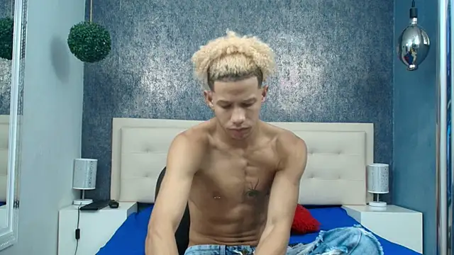 Snapshot of Erick_Zhimerman chatting on 02.25.26 Erick Zhimerman online show from 02.25.26